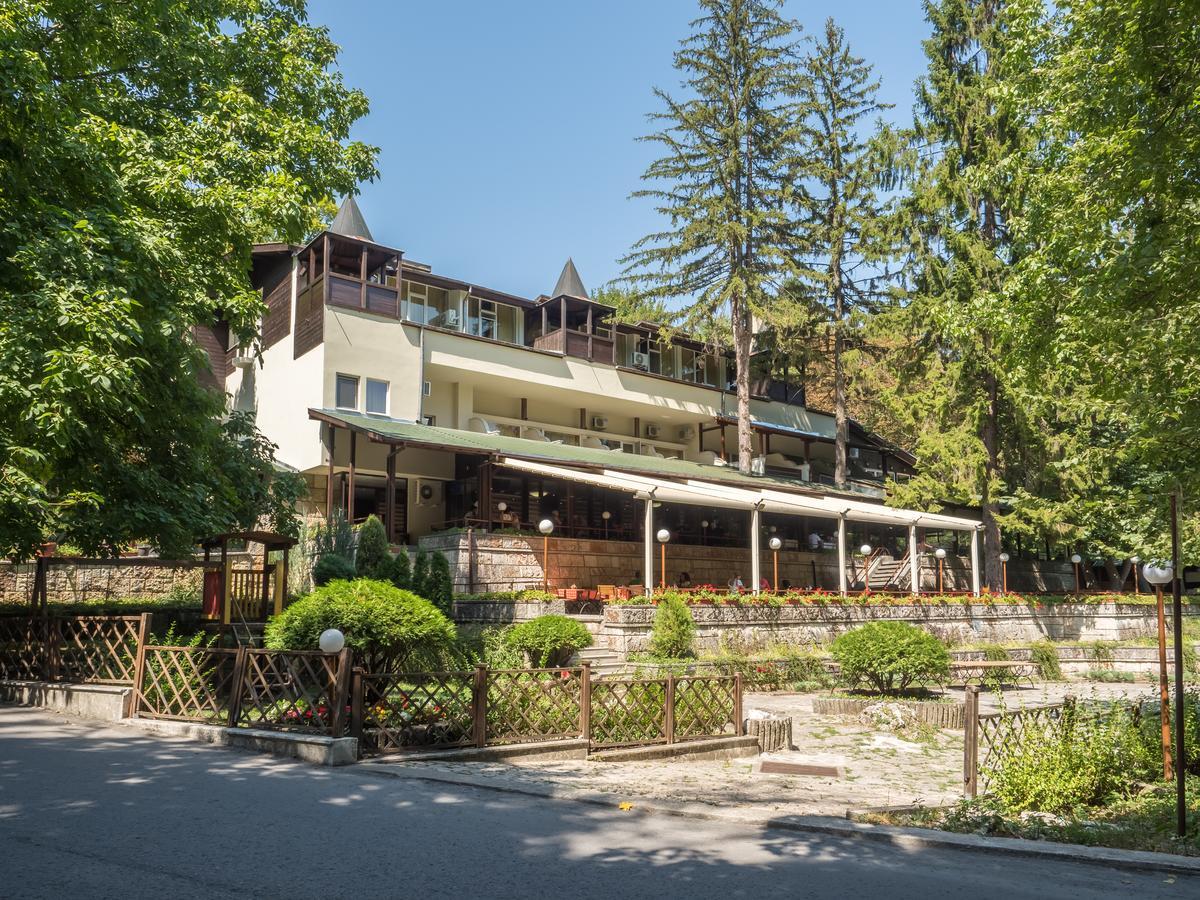 Family Park Hotel Kyoshkove 슈멘 외부 사진