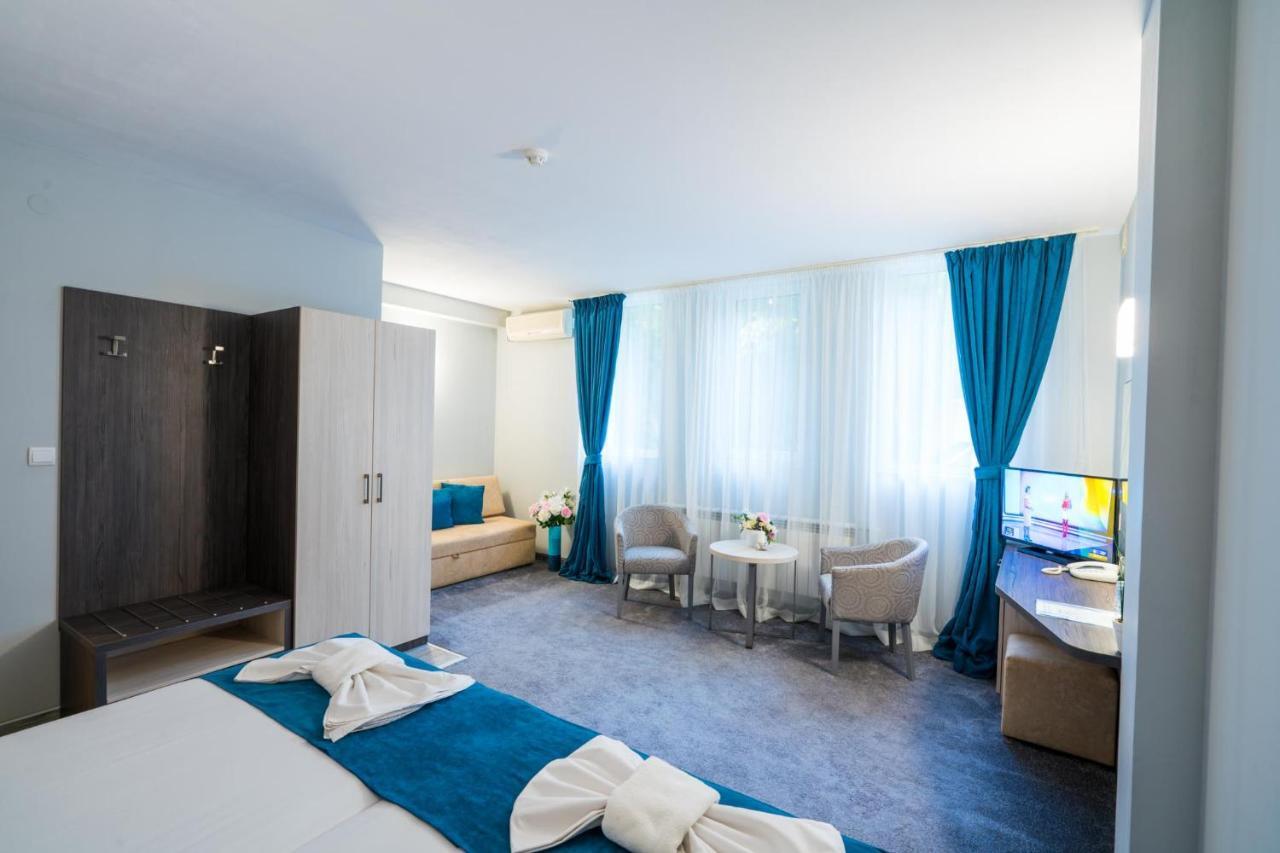 Family Park Hotel Kyoshkove 슈멘 외부 사진