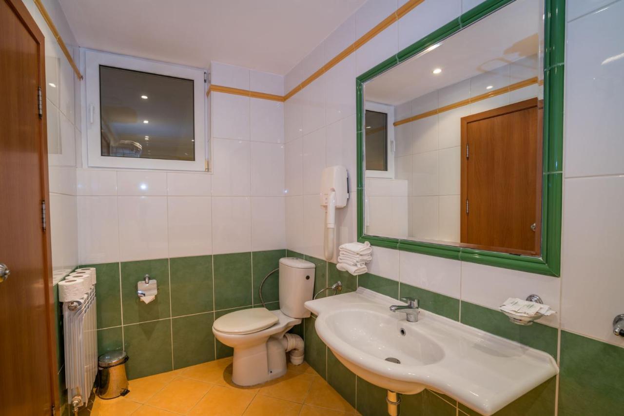 Family Park Hotel Kyoshkove 슈멘 외부 사진