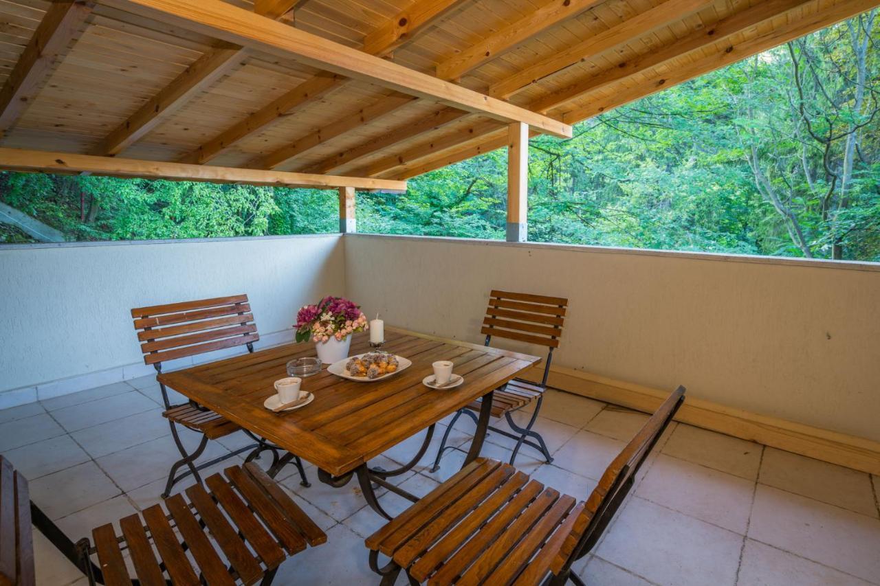 Family Park Hotel Kyoshkove 슈멘 외부 사진